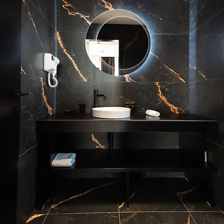 Destiny & Otel 4*