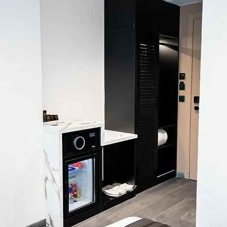 Otel Destiny &