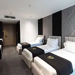 Destiny & Szálloda